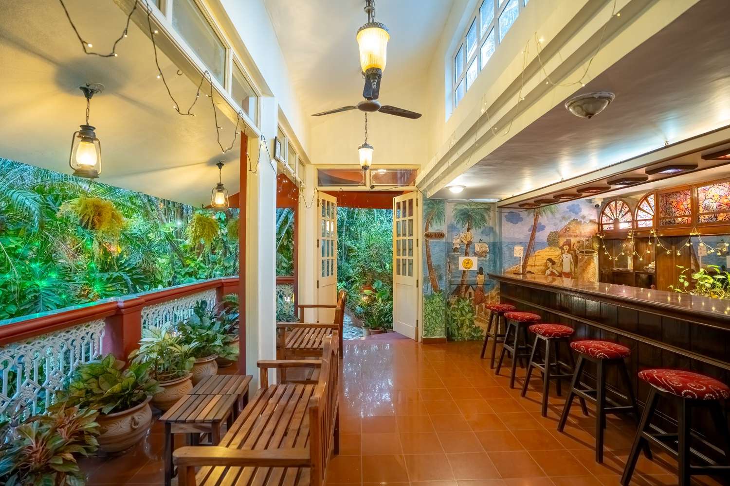 Dining Ambiance